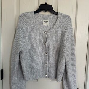 Abercrombie & Fitch Light Gray Women's Cardigan